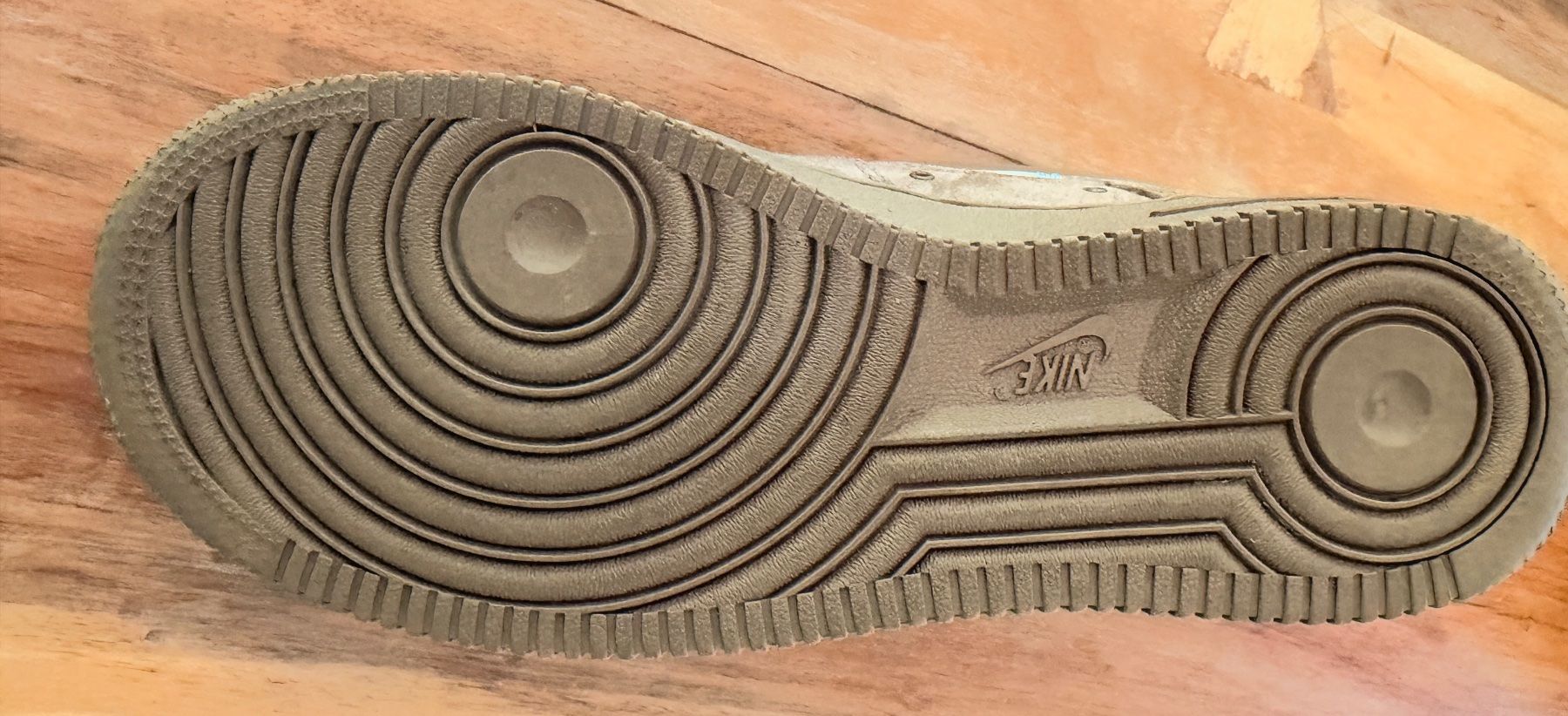 Scarpe da donna: Nike, Suede-Sneaker (Gr. 37.5) – Usato da Basel venduto da betzi13 4