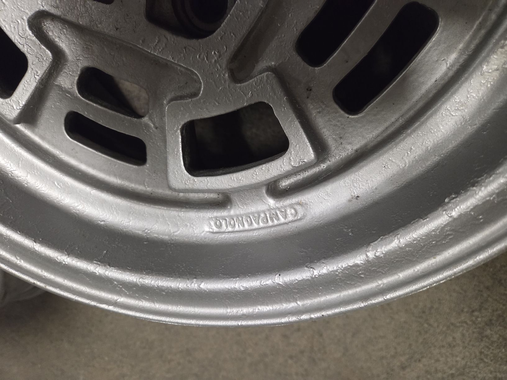 Campagnolo Cerchioni: Campagnolo Felgen De Tomaso Oldtimer – Usato da Adliswil venduto da Ducatisti77 3