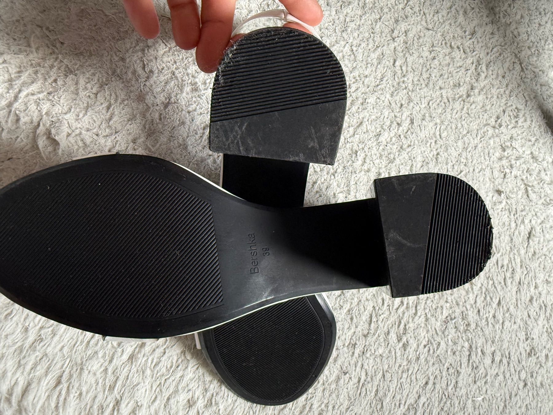 Bershka Damenschuhe: Damen Sandalette Bershka Größe 39 – Gebraucht aus Luzern von sarahxtwilight 2