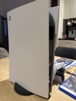 Sony PlayStation 5 mit Spielen und Zubehör guter Zustand