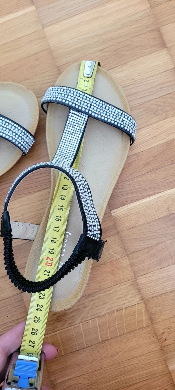 Damenschuhe: Sommer Sandale mit Strass, Gr. 38, neuwertig – Neu (gemäss Beschreibung) aus Emmenbrücke von gatasalvache 5