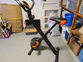 Klappbarer Heimtrainer