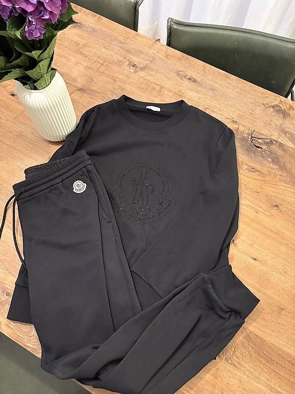 Jacken: Moncler Trainer Grösse 40 – Neu und originalverpackt aus Unterägeri von mar_96hk