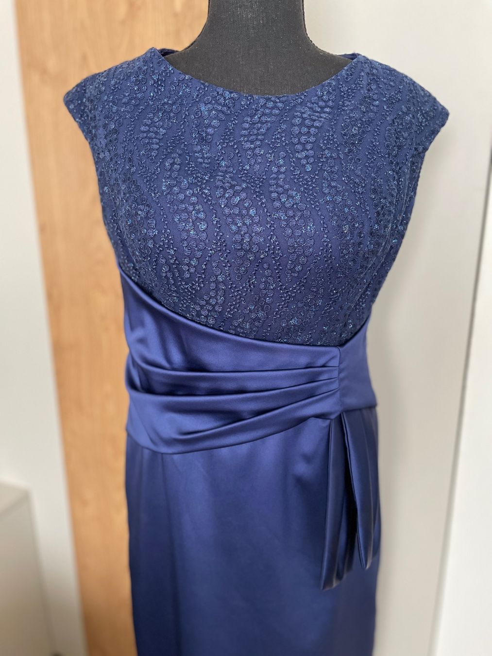 Vestiti: Cocktail Kleid mit Spitze, dunkelblau Gr. 38 – Usato da Birsfelden venduto da Nic21 1
