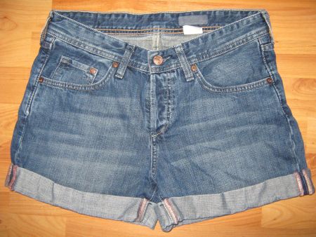2 Damen Jeans Shorts, Grösse 34