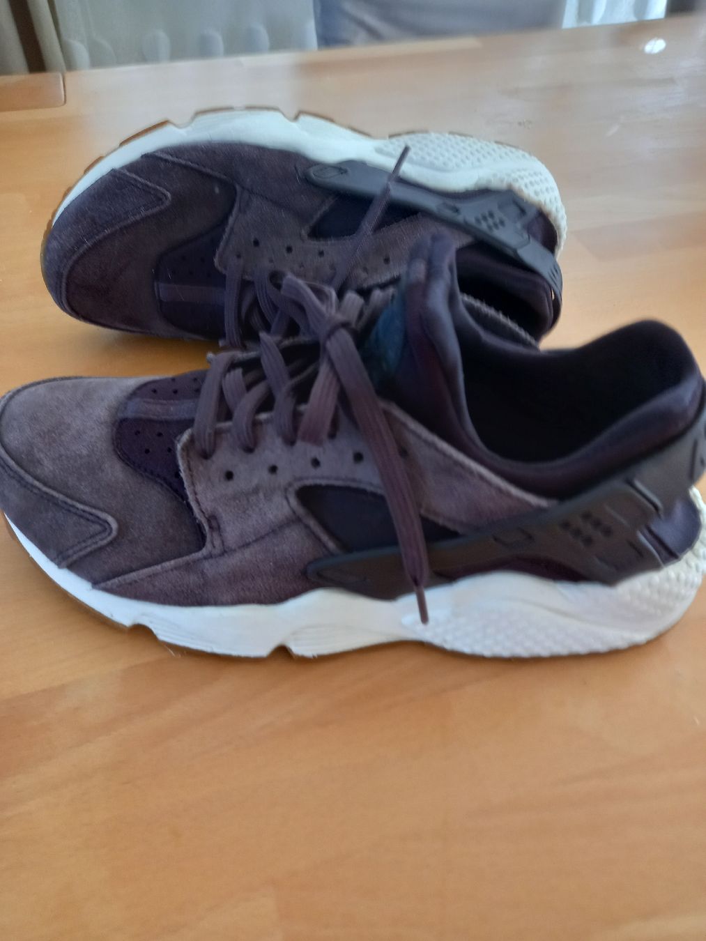Nike Scarpe da donna: Nike Huarache Gr. 41 Top Zustand – Nuovo (secondo la descrizione) da Rheinfelden venduto da Strizinok