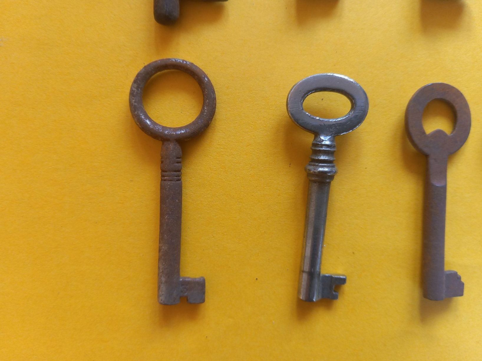 Chiavi: Lot de 10 diverses anciennes clefs – Usato da Rossens FR venduto da Souris1 8