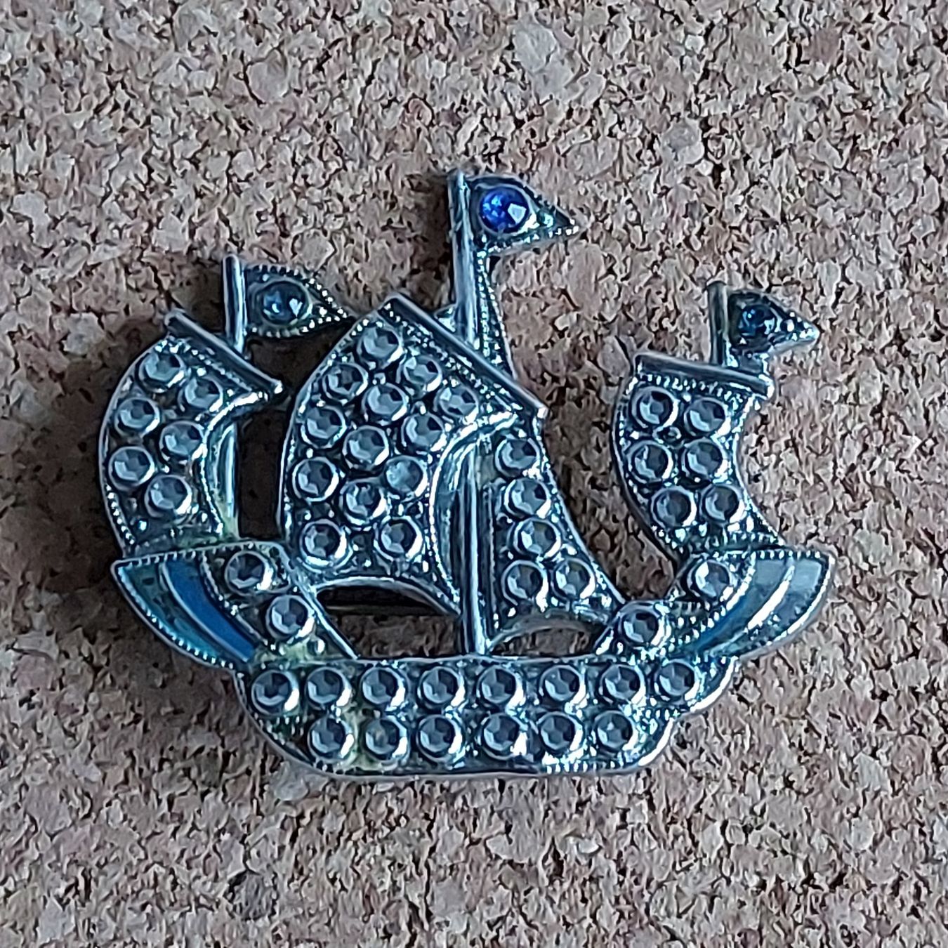 Spille & Fermagli: Brosche Segelschiff Strass Silberfarben Vintage – Usato da Zürich venduto da sylc77