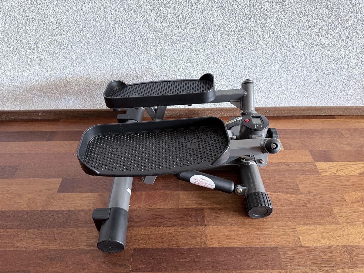 Hometrainer: Mini Stepper avec affichage numérique, bon état – Gebraucht aus Givisiez von krl_8f2w 2