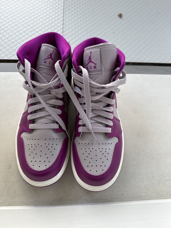lila air jordan