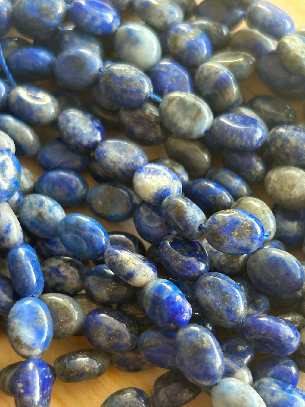 Pietre preziose: Strang echte Lapislazuli oval 6 x 8 mm – Nuovo e nell'imballaggio originale da Niederrohrdorf venduto da Ytobi 1