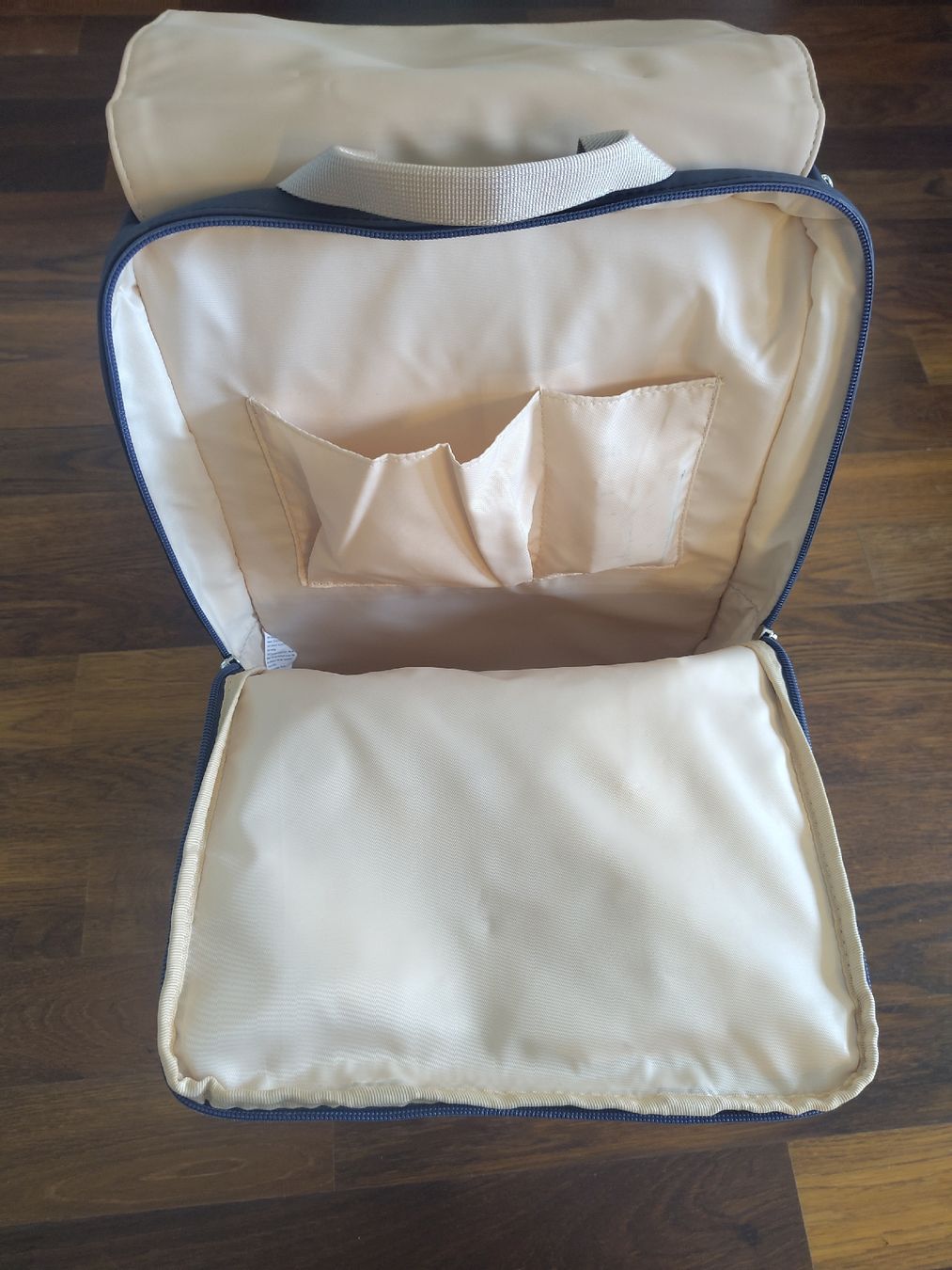 Zaini: Convertible Cluse Rucksack mit Laptopfach – Nuovo (secondo la descrizione) da Sursee venduto da Samuel033 2