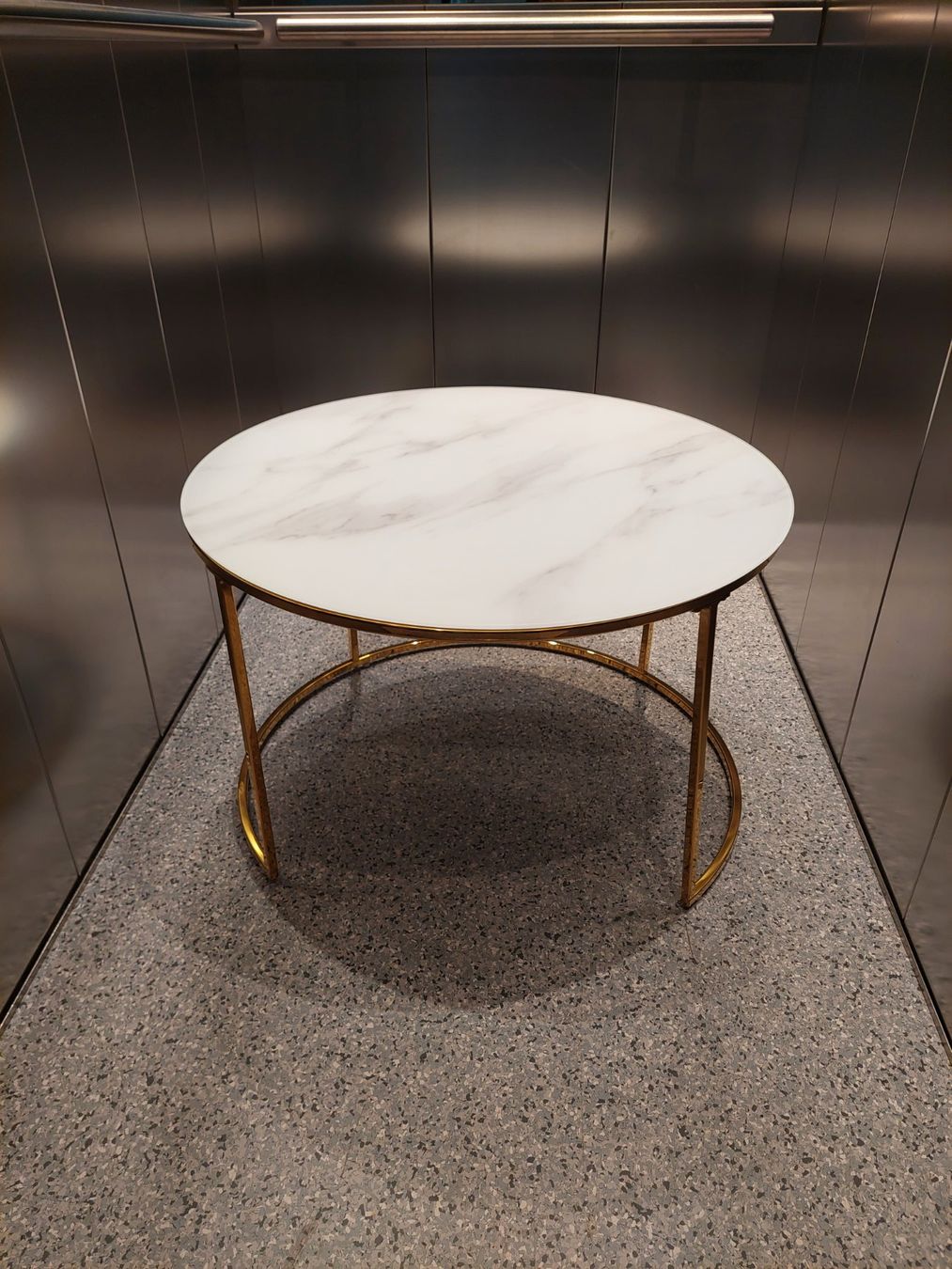 Tavoli: Table basse de salon ( très chique).💥 – Usato da Muri b. Bern venduto da lilinounou 2