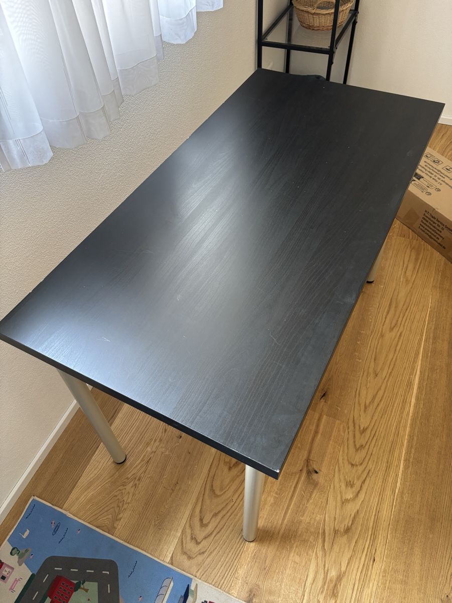 Ikea Bureaux: Schreibtisch IKEA schwarz – D'occasion à Staffelbach par Sa_Bu 1