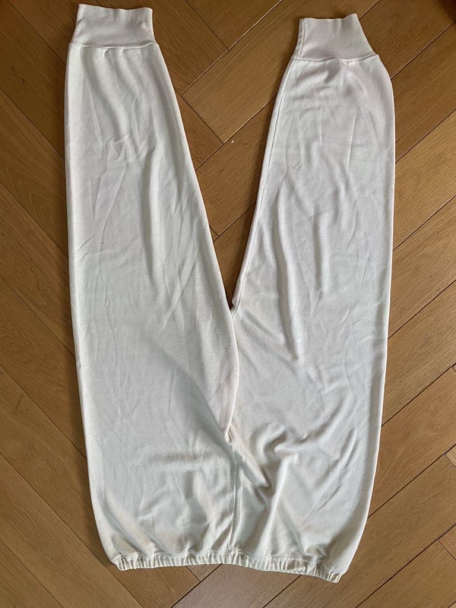 Pantaloni: Jogging fin, taille M, baggy – Usato da Vésenaz venduto da gau_v6pf