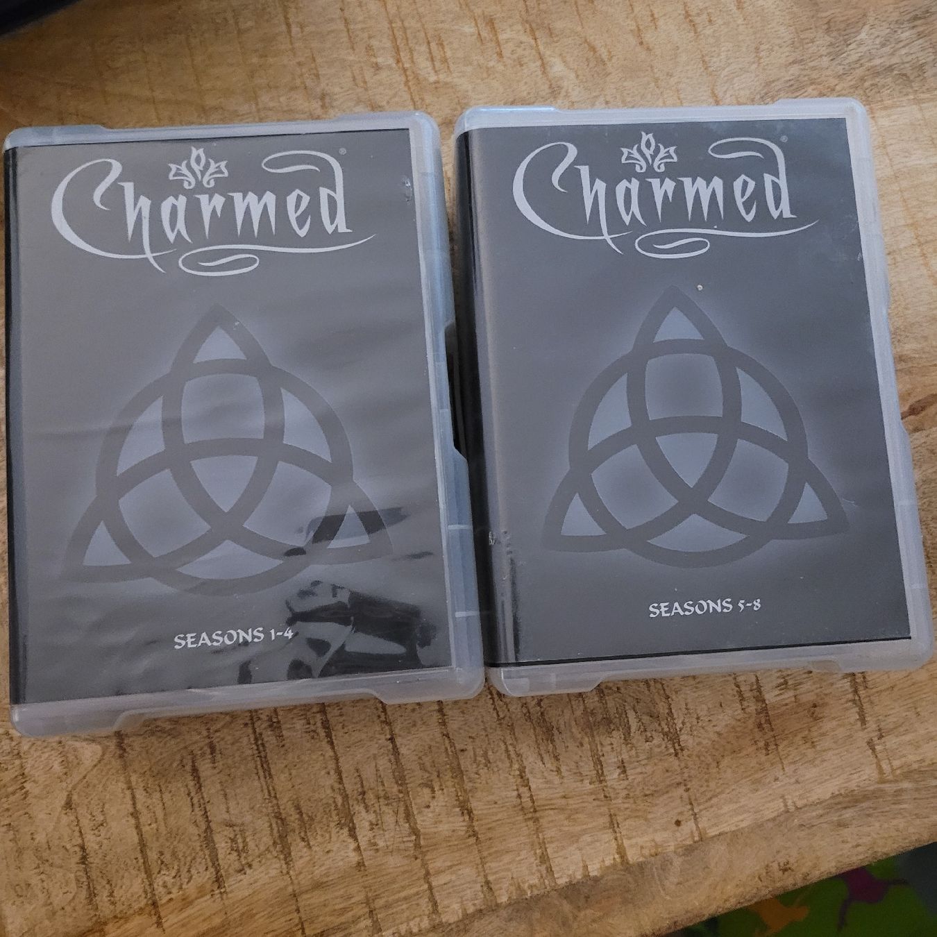 Alle DVDs: Charmed 1-8 staffel dvd Import dvd code 2 mit deutschem ton – Gebraucht aus Volketswil von uffdu