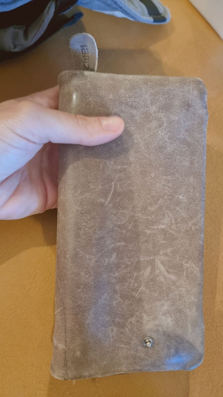 Borse da donna: Pochette ZWEI en cuir gris clair - Élégance discrète – Usato da Vevey venduto da fer3ica 8