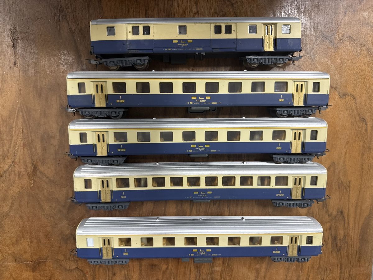 Lima Modelleisenbahnen: 5 Lima BLS Personenwagen – Gebraucht aus Berikon von TopLok 2