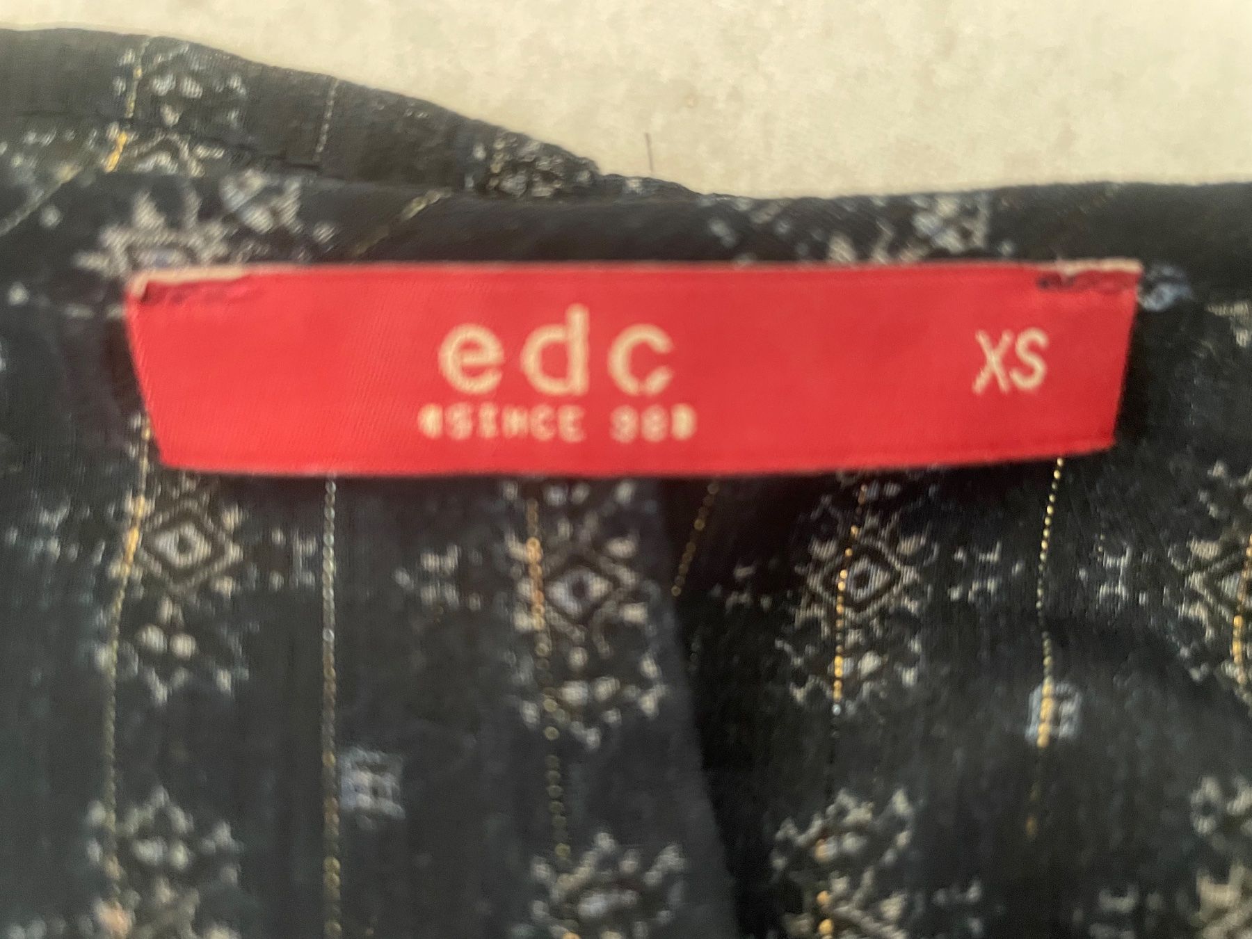 Esprit Camicette: Esprit EDC, Coole halbtransparente Bluse, Grösse XS – Usato da Niederweningen venduto da baghirac 5
