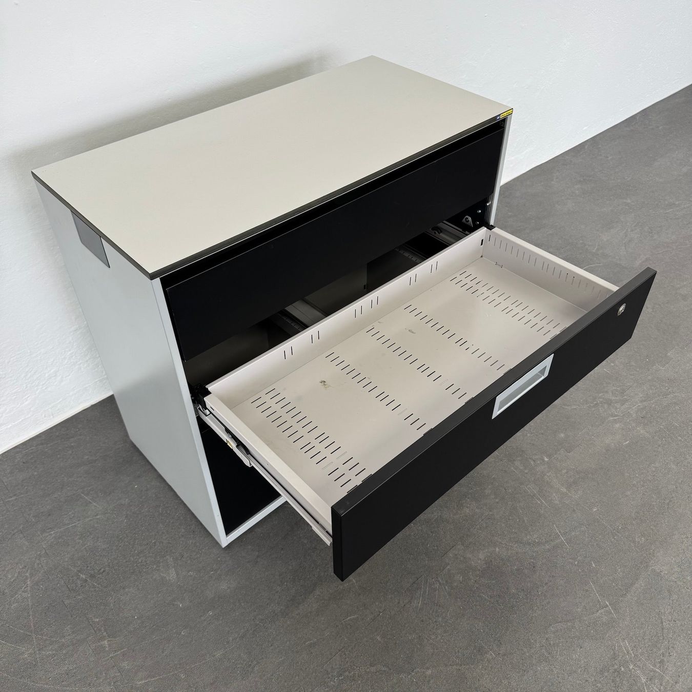 Lista Armadi: Lista Office LO Qub Modul-Sideboard 2-OH 800mm - – Usato da Schönenwerd venduto da mcofficeshop 3