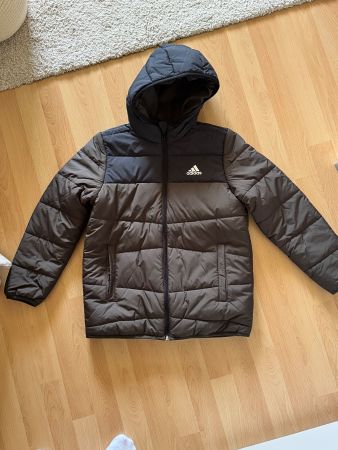 Adidas Jacke leicht gefüttert Grösse 152