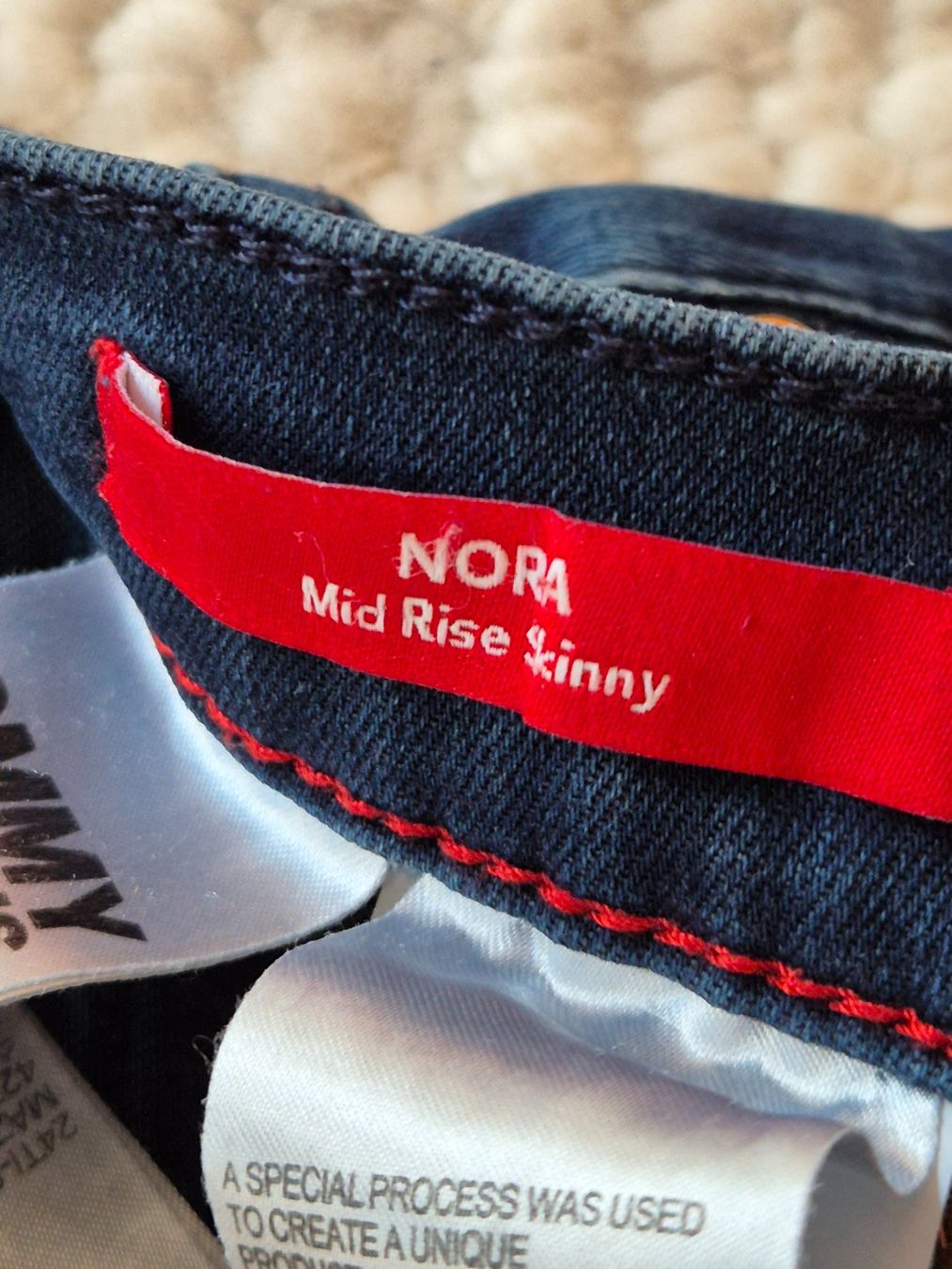 Tommy Hilfiger Jeans: Tommy Hilfiger elastische Jeans eng – Gebraucht aus Ittigen von LilyfromSwitzerland 2