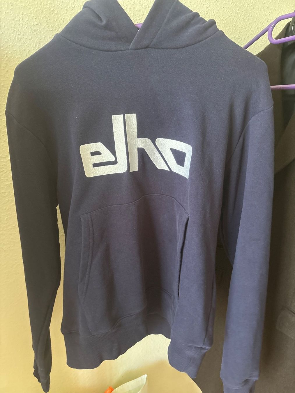 Pullover & Sweatshirts: Pullover von Elho – Gebraucht aus Zürich von JalapenoChili