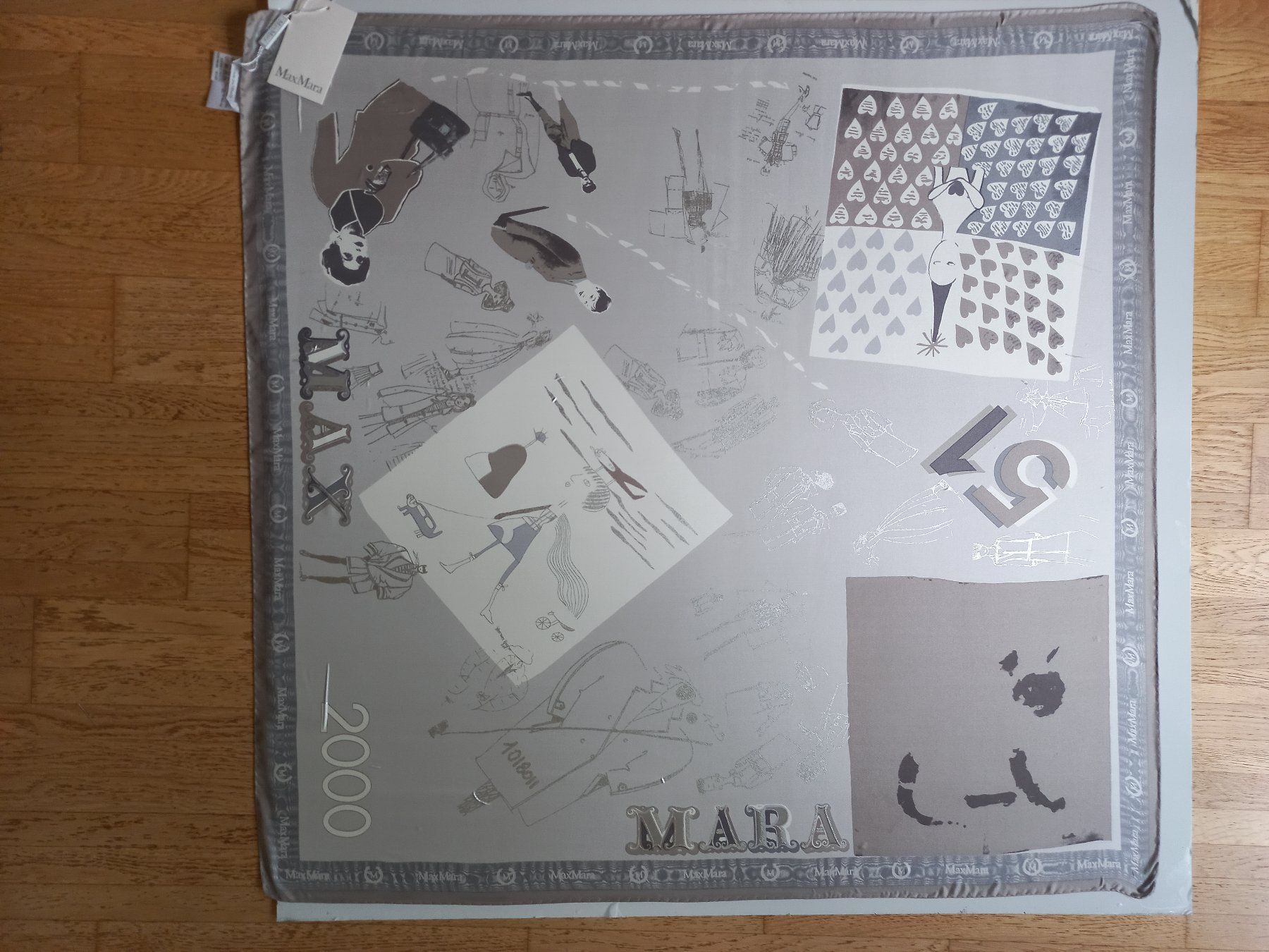 Max Mara Foulard & Sciarpe: Max Mara Seidentuch silbergrau Millenium 2000 – Nuovo (secondo la descrizione) da Kaufdorf venduto da hunterk