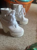 Weisse Stiefeletten mit Absatz, Grösse 37 - Herbst-Look!