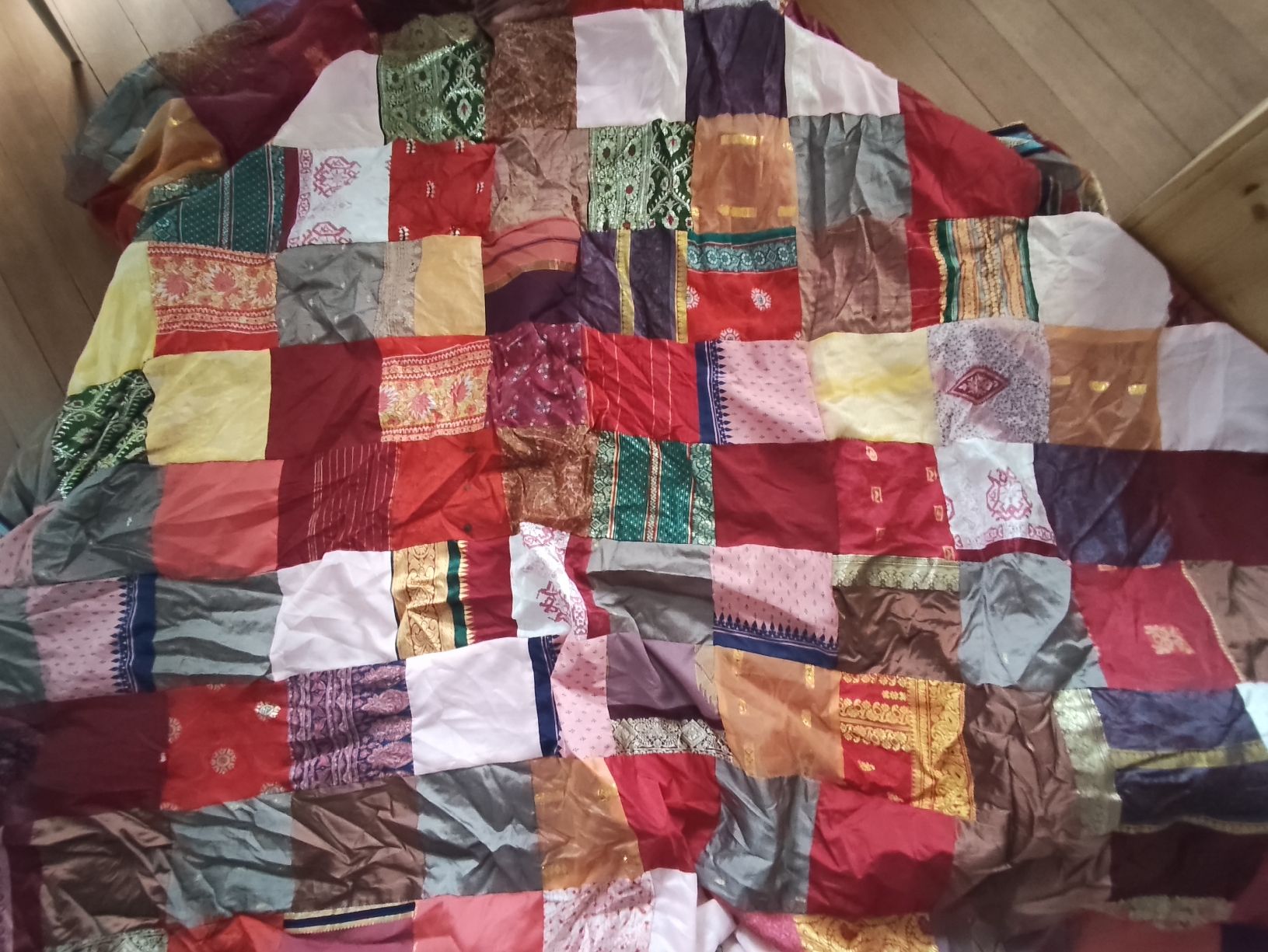 Tissus: Patchwork Decke bunt aus Sari Stoffen quadratisch – D'occasion à Wettingen par TatjanaFrei 1