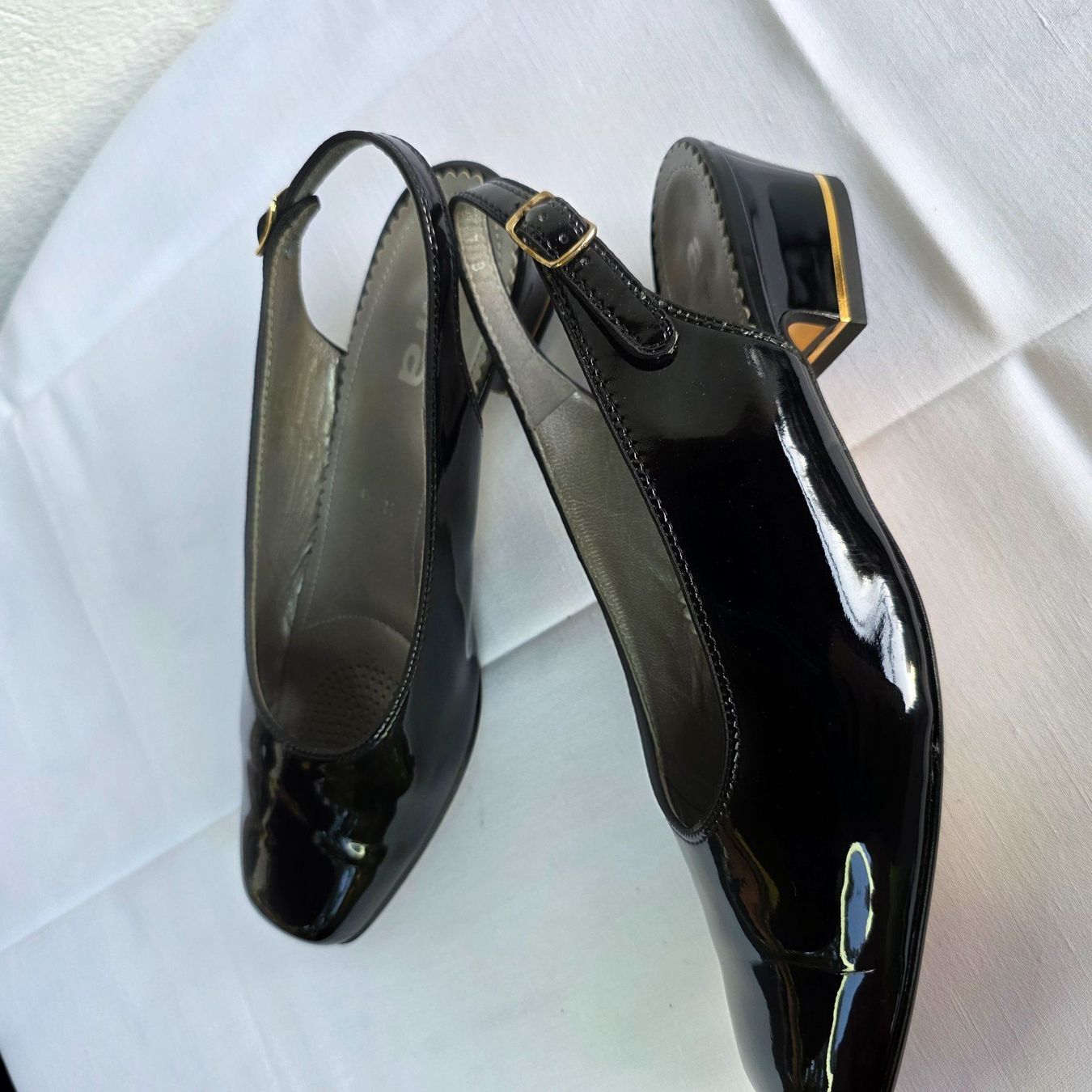 Ara Damenschuhe: Ara Lackleder Pumps Schwarz, bequem Gr.39 – Gebraucht aus Wald ZH von CapLux