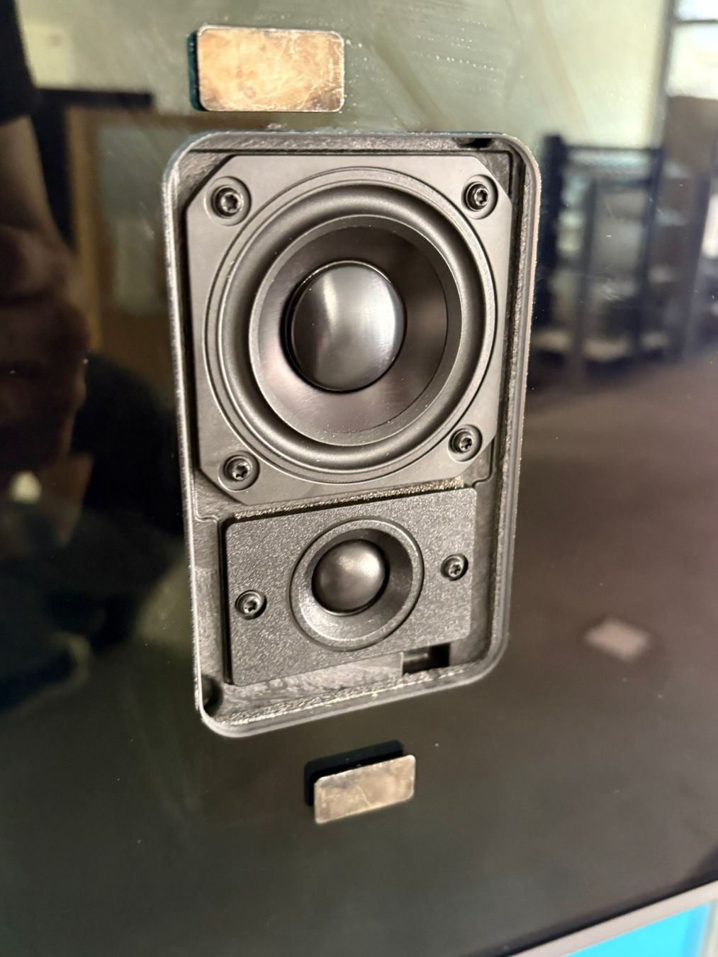 Bang & Olufsen Televisori: Beovision 10-32 auf hohem Standfuss – Usato da Hochdorf venduto da av-electronics 3