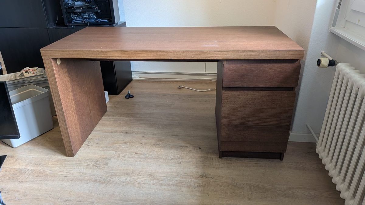 Scrivanie: IKEA Schreibtisch MALM braun – Usato da Trimbach venduto da anina.battaglia 2