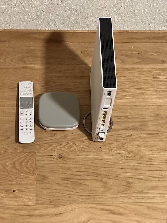 Modems & Routeurs: Internetbox Swisscom TV box – D'occasion à Illnau par Fakiraa 1