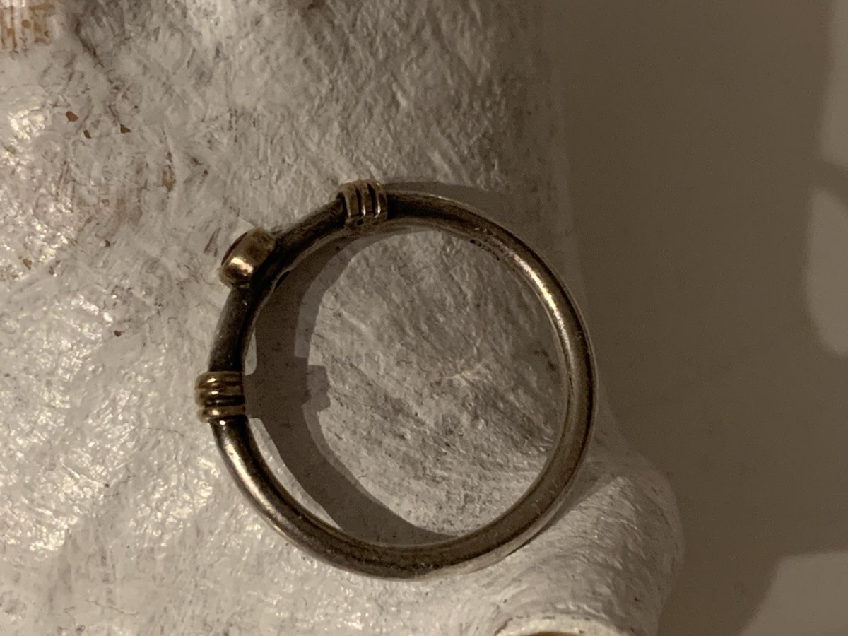 Bagues: Antiker Ring 925 Silber mit rotem Stein – D'occasion à Nunningen par mochflo 1