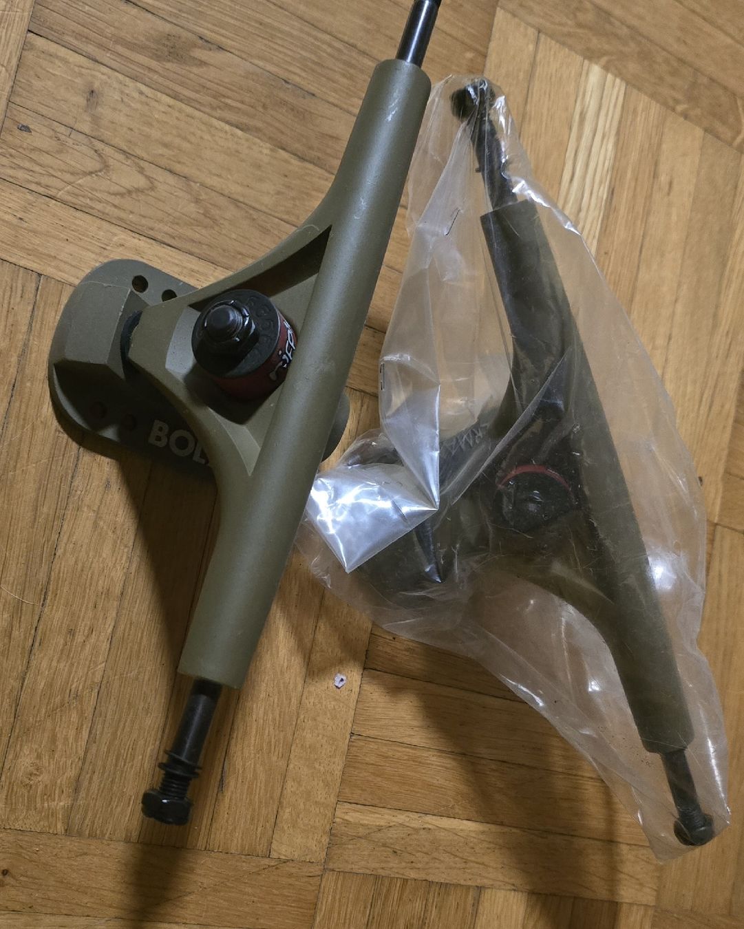 Skateboards: Longboardachsen Bolzen – Neu und originalverpackt aus nänikon von Gstibu