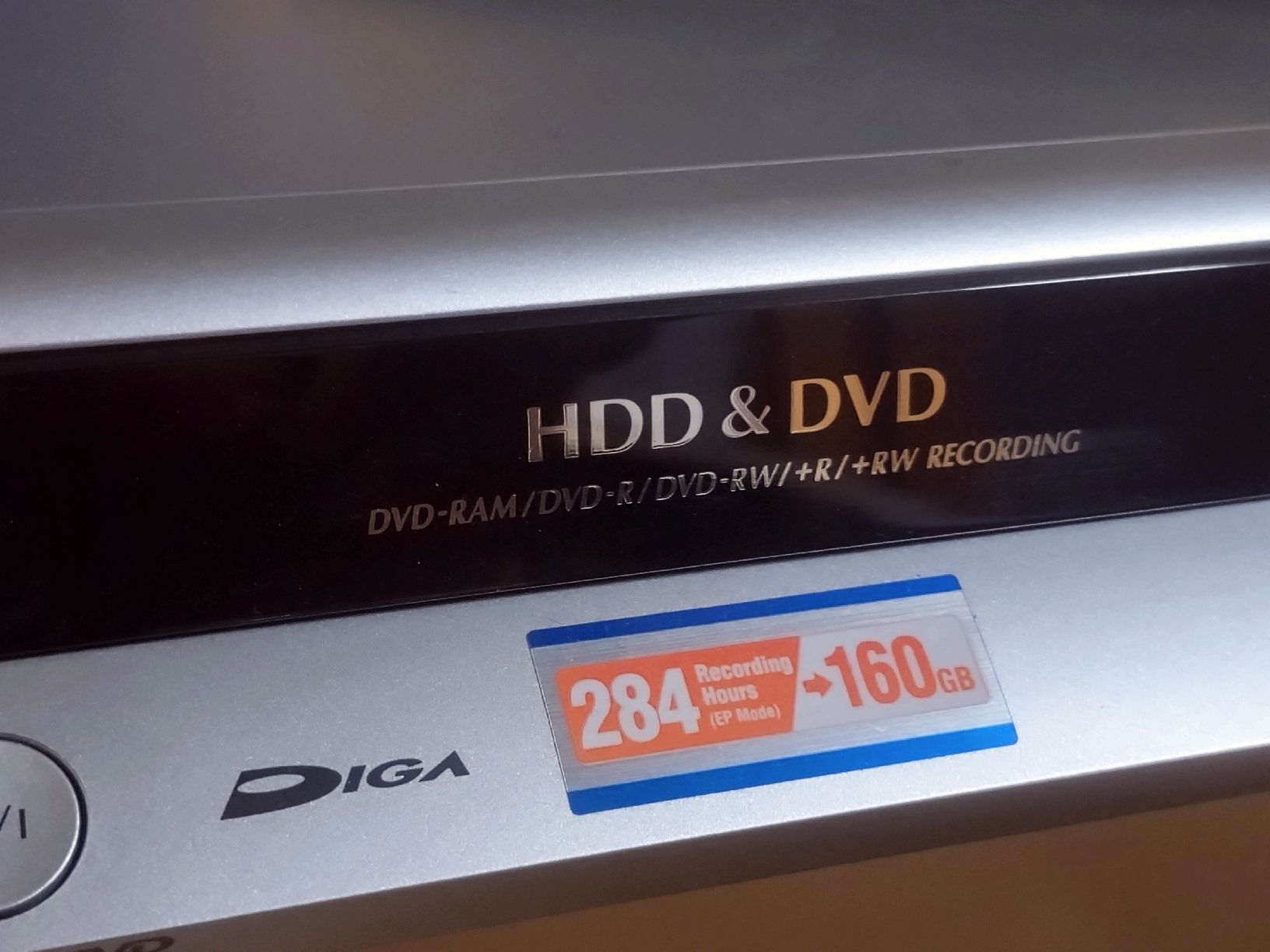 Panasonic Aufnahmegeräte: Panasonic DMR-EH55 DVD-R HDD 160Go + Remote - Working – Gebraucht aus Farvagny-le-Grand von LaCaverne 2