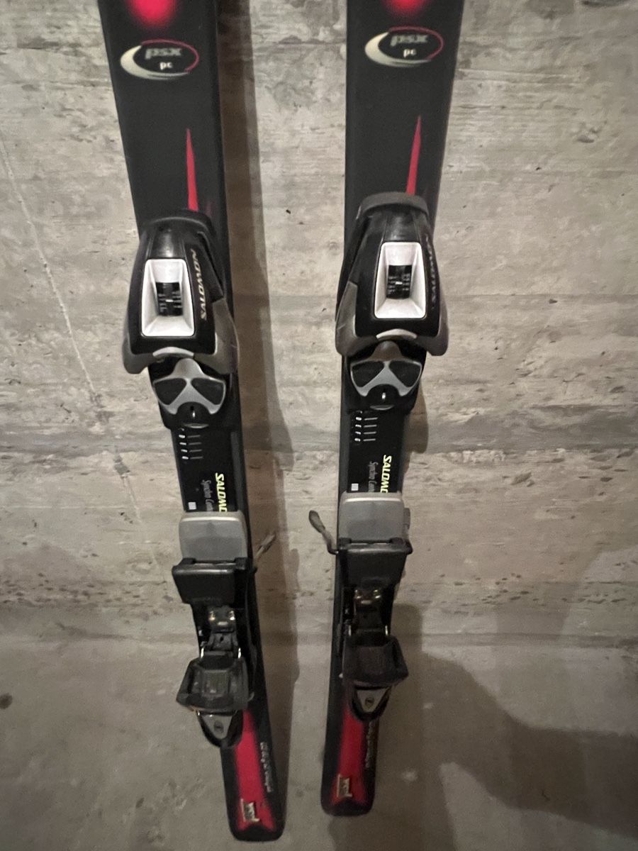 Elan Sci: Retro Elan Skier – Usato da Grenchen venduto da nic_87y9 1