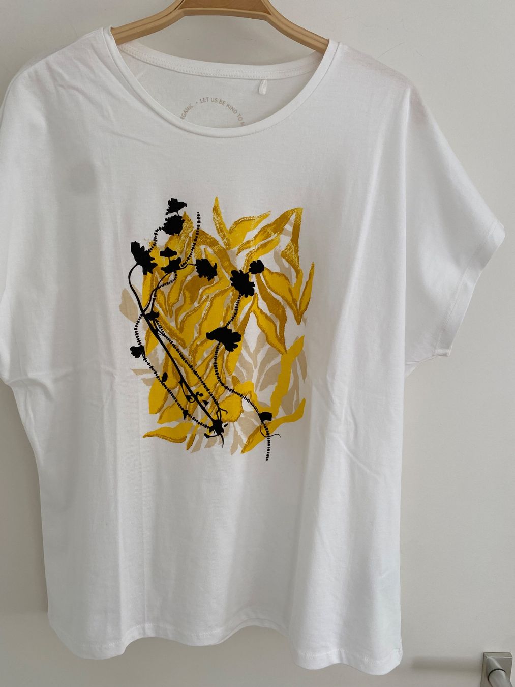 T-shirt: 2x T-Shirt Gr. 42 – Usato da Rapperswil SG venduto da Hubeli 1