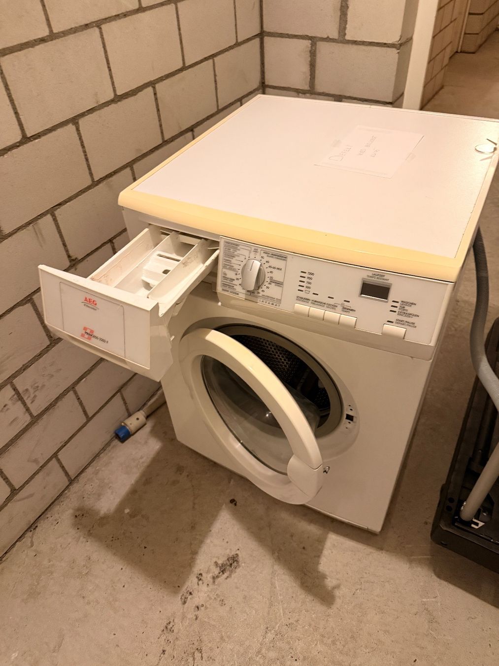 Electrolux Lavatrici: Electrolux Waschmittelschublade – Usato da Luzern venduto da Andrinos 2