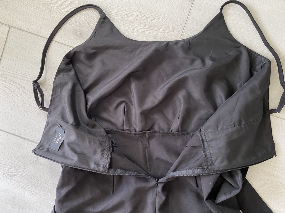 Only Jumpsuits: Only Jumpsuit, schwarz, Grösse 36 – D'occasion à Strengelbach par Bycy 3