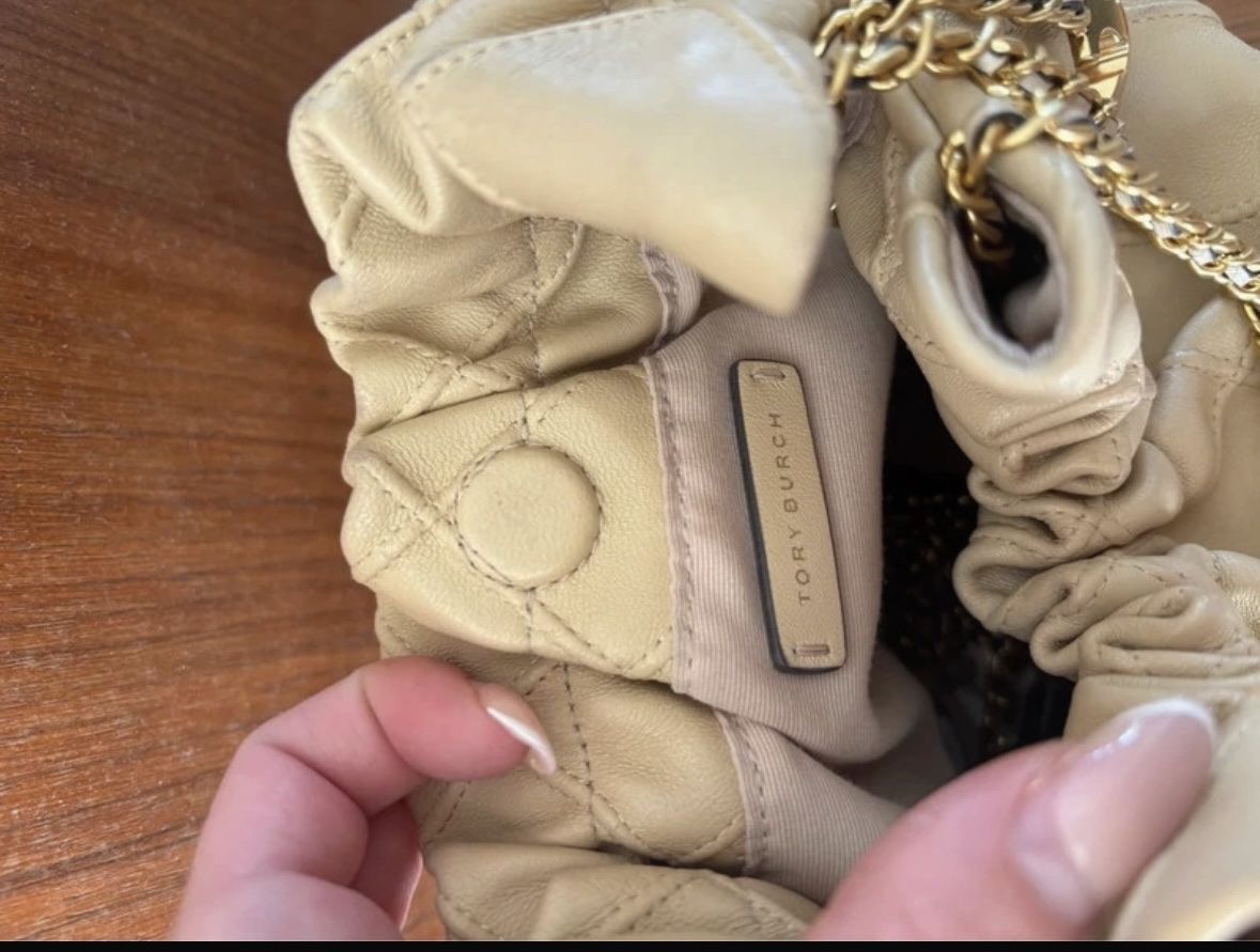 Tory Burch Sacs femmes: Tory Burch Fleming mini hobo – D'occasion à Bennau par chi_cqb5 2