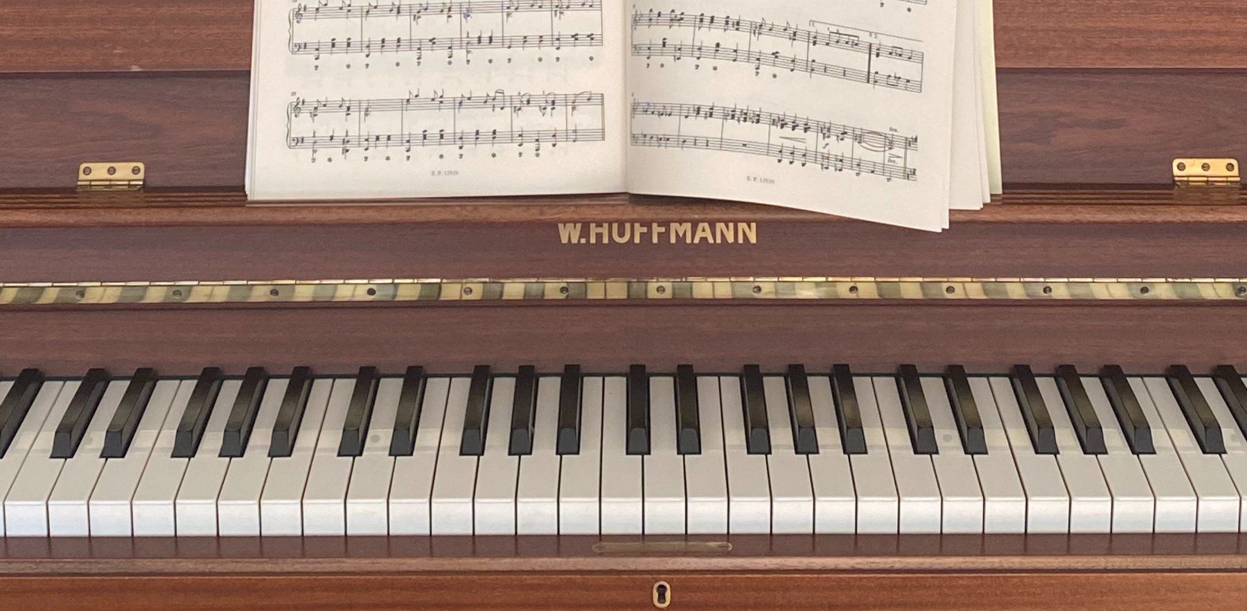 Strumenti musicali: Dunkelbraunes Klavier, W. Hoffmann, top Zustand – Usato da Zürich venduto da sal_62j5 1