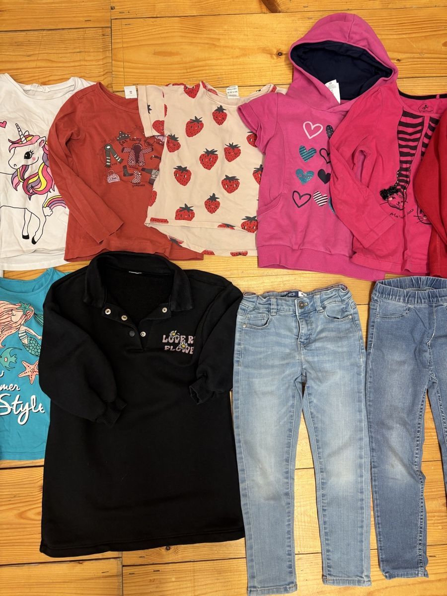 Lotti & Set di vestiti: Kleiderpaket Mädels, Grösse 110 – Usato da Büren an der Aare venduto da Nikito2001 2