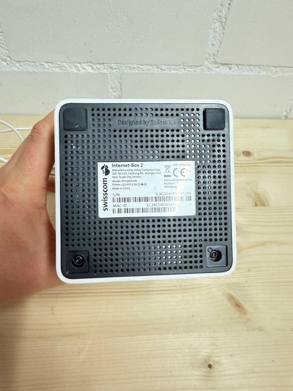 Swisscom Modem & Router: Swisscom Internet-Box 2 inkl. Netzteil – Usato da Root venduto da Jo.Di 5