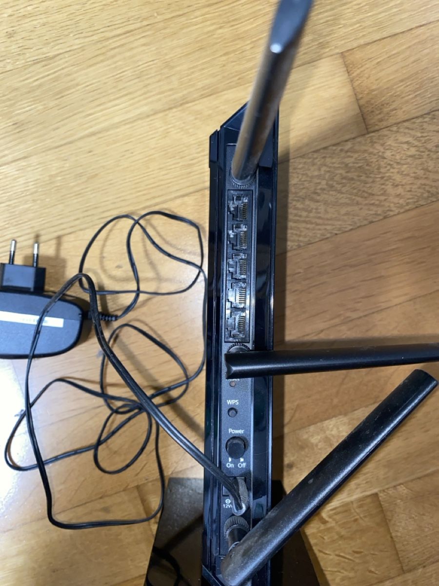 Netgear Modem & Router: NETGEAR Nighthawk WLAN-Router gebraucht – Usato da Buochs venduto da Sachs__502 1
