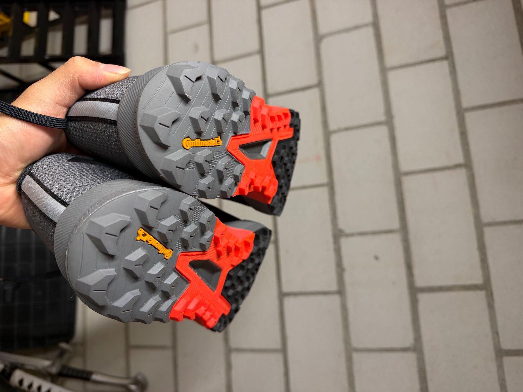 Adidas Scarpe da uomo: Adidas Terrex Schuhe – Nuovo (secondo la descrizione) da Güttingen venduto da JeffreyGucc 9