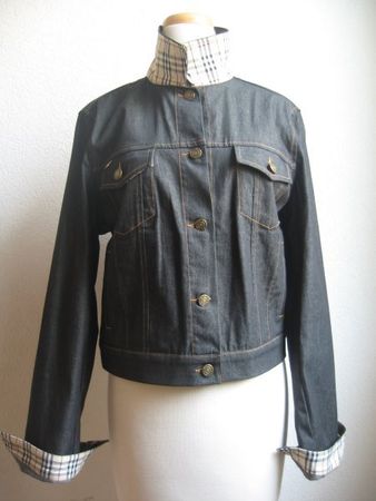 Burberry belle veste en jean en taille 40CH neuve!