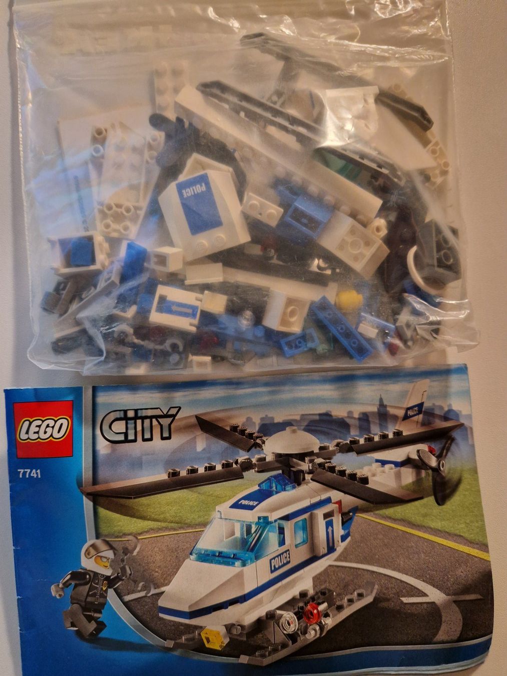 Lego Kit di costruzioni: Lego 7741 Polizeihubschrauber – Usato da Disentis/Mustér venduto da GinaMaFu 1