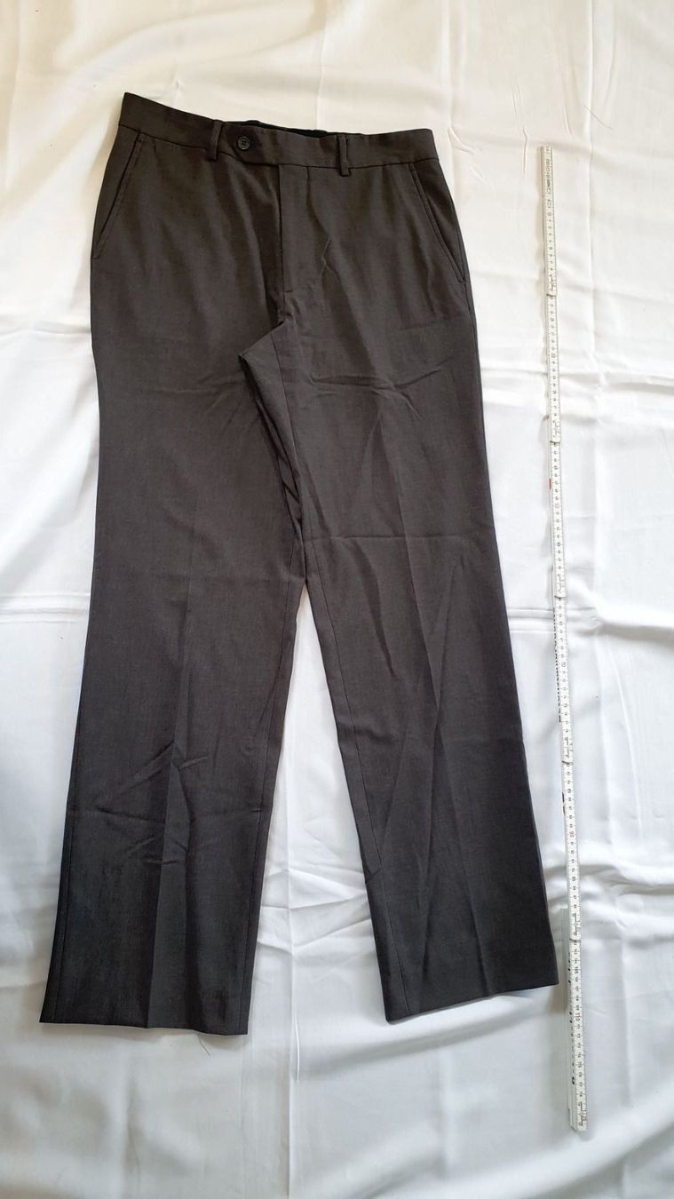 Pantaloni: Anzugs Bügelfalten Hose – Usato da Niederbuchsiten venduto da klengyel 1